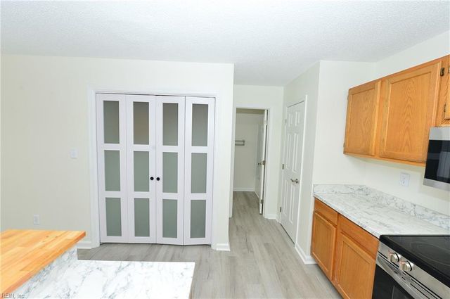 1717 Orchard WAY, Chesapeake, VA 23320