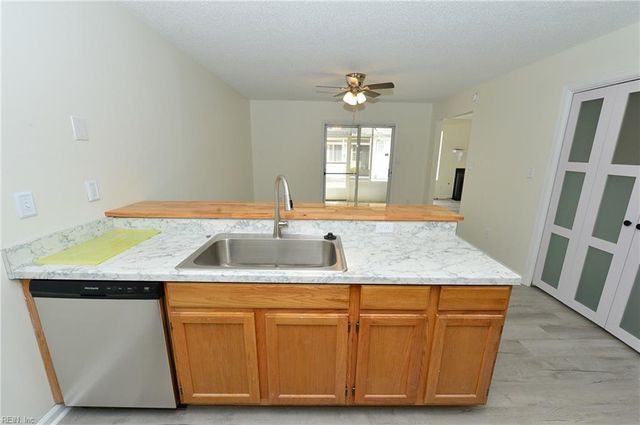 1717 Orchard WAY, Chesapeake, VA 23320