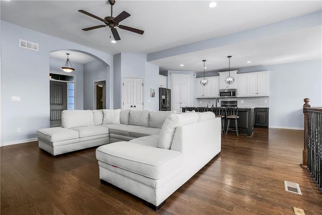 2301 W Piatt Lane, Olathe, KS 66061