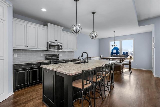 2301 W Piatt Lane, Olathe, KS 66061