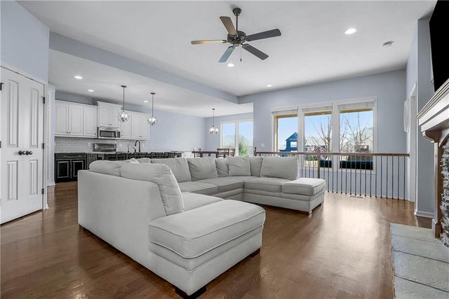 2301 W Piatt Lane, Olathe, KS 66061