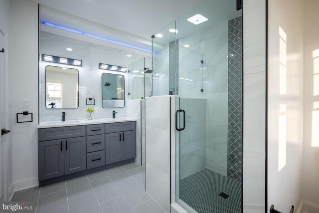 2907 CARLTON AVE NE, Washington, DC 20018