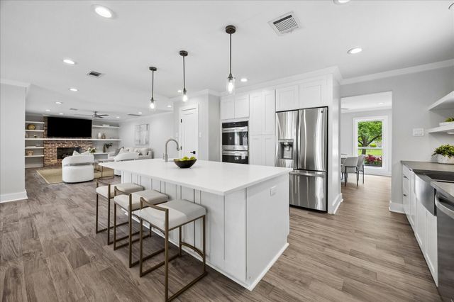 306 Greenpark Drive, Houston, TX 77079