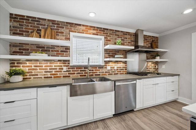 306 Greenpark Drive, Houston, TX 77079