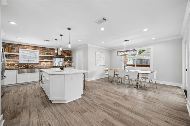 306 Greenpark Drive, Houston, TX 77079