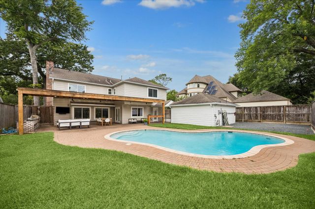 306 Greenpark Drive, Houston, TX 77079