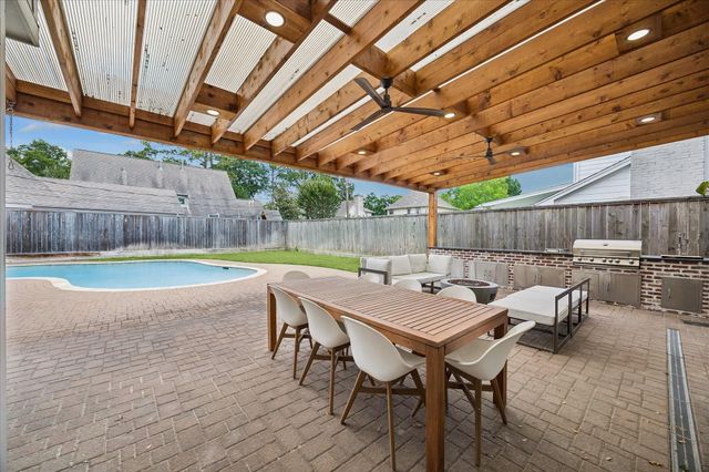 306 Greenpark Drive, Houston, TX 77079