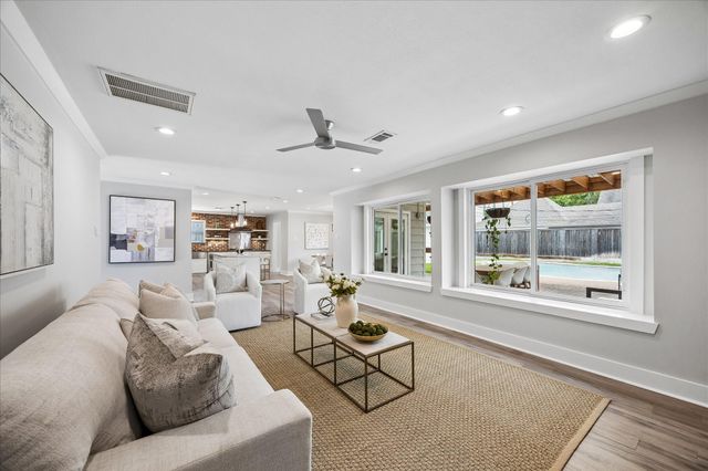 306 Greenpark Drive, Houston, TX 77079