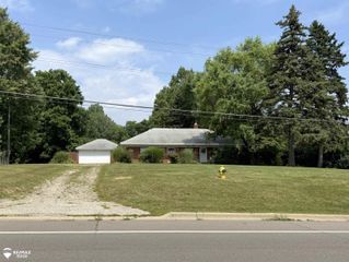 3360 Beecher Road, Flint, MI 48532