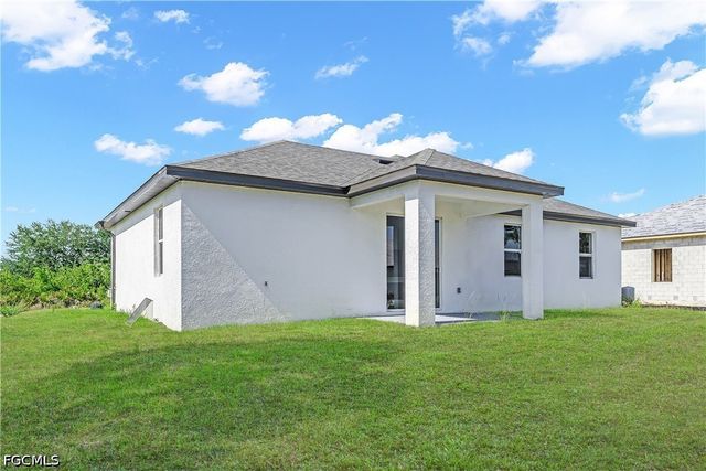 3611 18th ST SW, Lehigh Acres, FL 33976