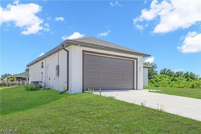 3611 18th ST SW, Lehigh Acres, FL 33976