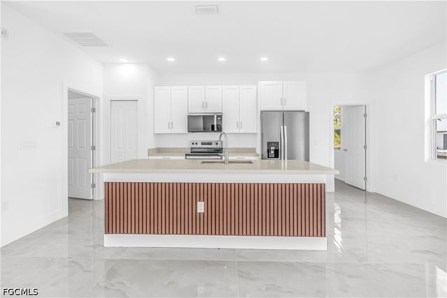 3611 18th ST SW, Lehigh Acres, FL 33976