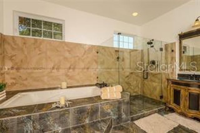 2308 W JETTON AVENUE, Tampa, FL 33629
