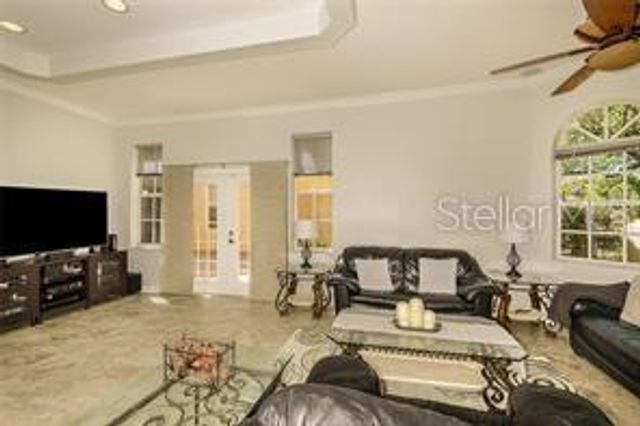 2308 W JETTON AVENUE, Tampa, FL 33629