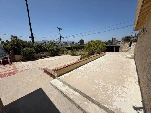 1501 N Maryland Avenue North, Glendale, CA 91207