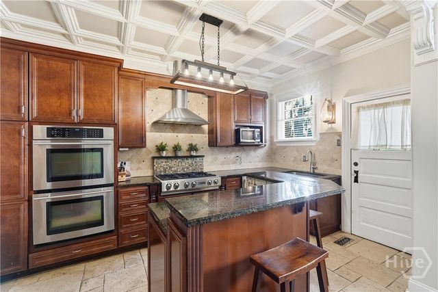 535 E 44th Street, Savannah, GA 31405