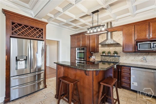 535 E 44th Street, Savannah, GA 31405