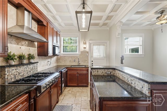 535 E 44th Street, Savannah, GA 31405