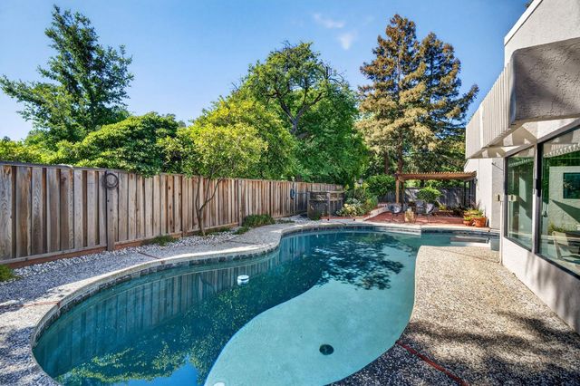 632 Estrella Pl, Davis, CA 95616