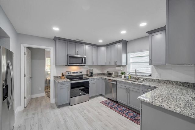 2703 18TH STREET S, St Petersburg, FL 33712