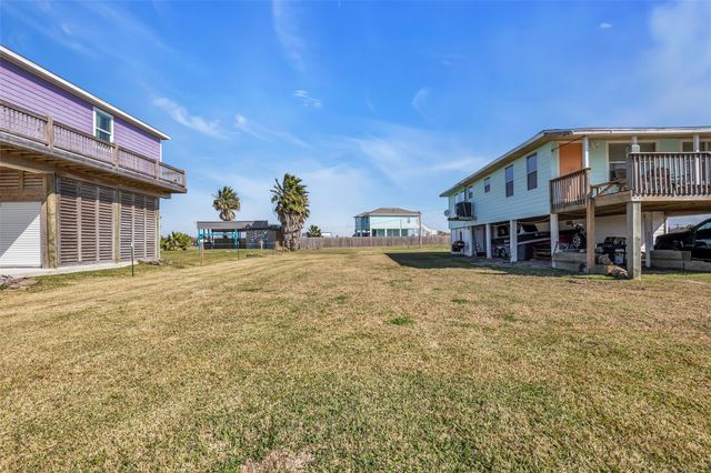 1048 N Crystal Beach Road, Port Bolivar, TX 77650