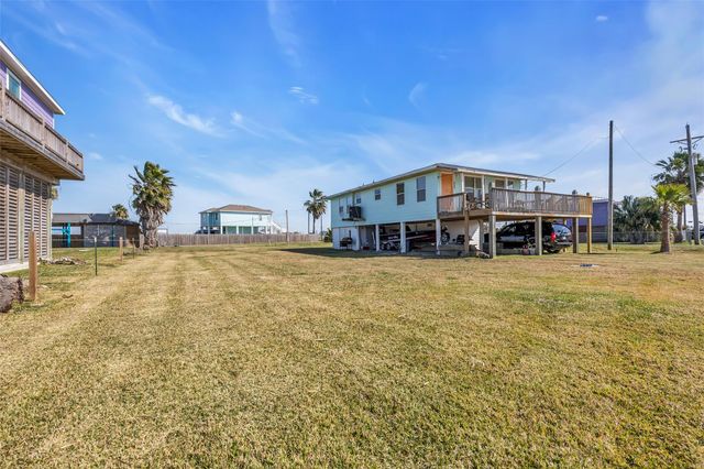 1048 N Crystal Beach Road, Port Bolivar, TX 77650