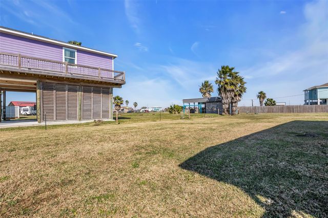 1048 N Crystal Beach Road, Port Bolivar, TX 77650