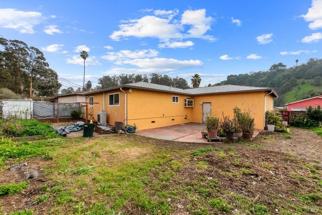 408 Lakeside Dr, Vallejo, CA 94589