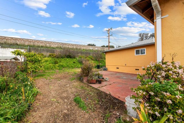 408 Lakeside Dr, Vallejo, CA 94589