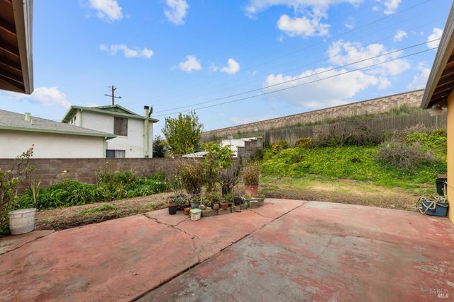 408 Lakeside Dr, Vallejo, CA 94589