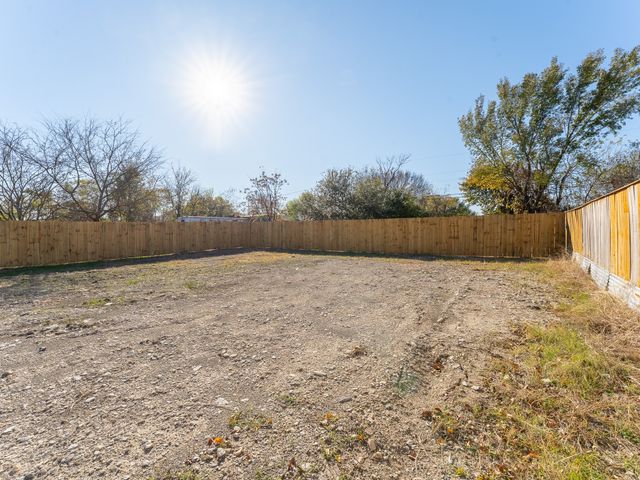 1321 Friendship Drive, Dallas, TX 75217