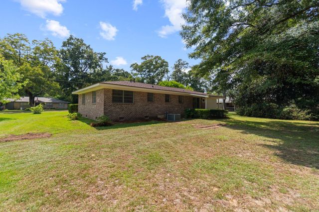 705 Georgia Ave., Purvis, MS 39475