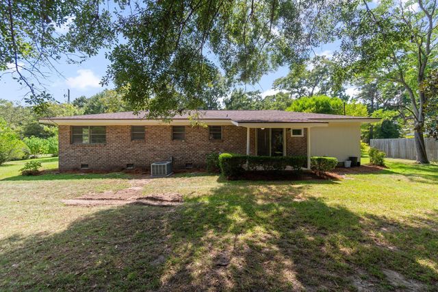 705 Georgia Ave., Purvis, MS 39475