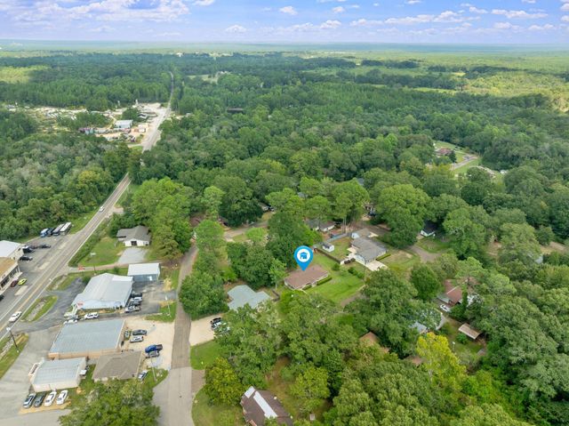 705 Georgia Ave., Purvis, MS 39475