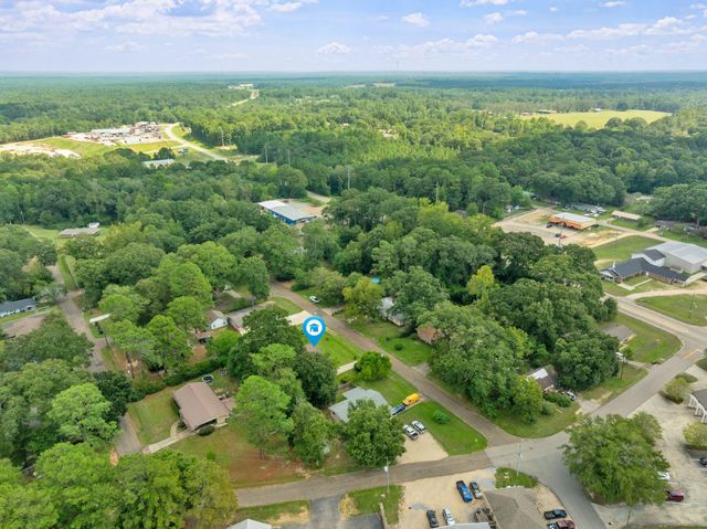 705 Georgia Ave., Purvis, MS 39475