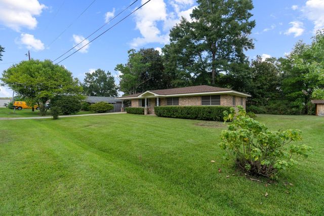 705 Georgia Ave., Purvis, MS 39475