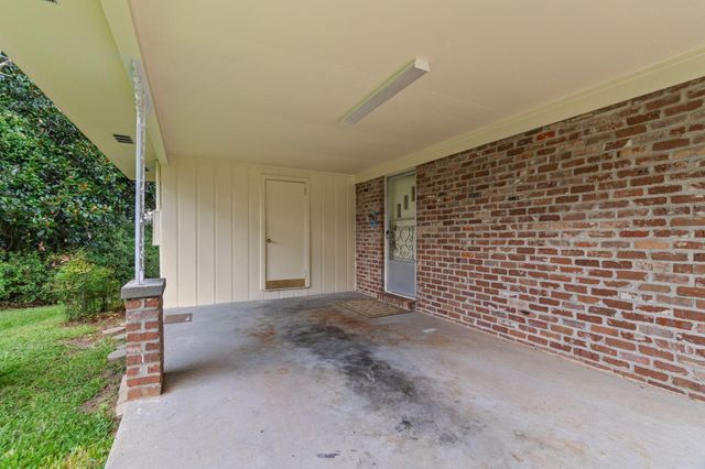 705 Georgia Ave., Purvis, MS 39475