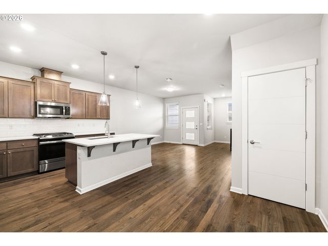 8032 Se BUTTERNUT CREEK Pkwy, Hillsboro, OR 97123