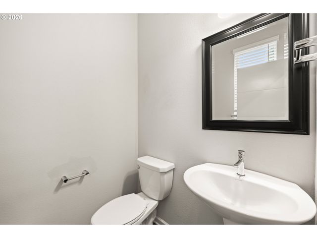 8032 Se BUTTERNUT CREEK Pkwy, Hillsboro, OR 97123