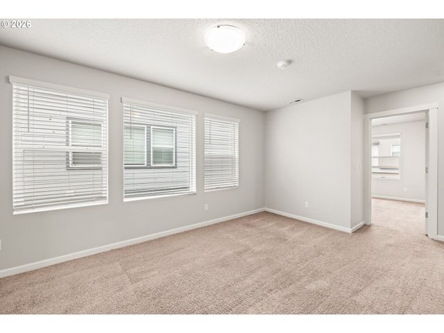 8032 Se BUTTERNUT CREEK Pkwy, Hillsboro, OR 97123