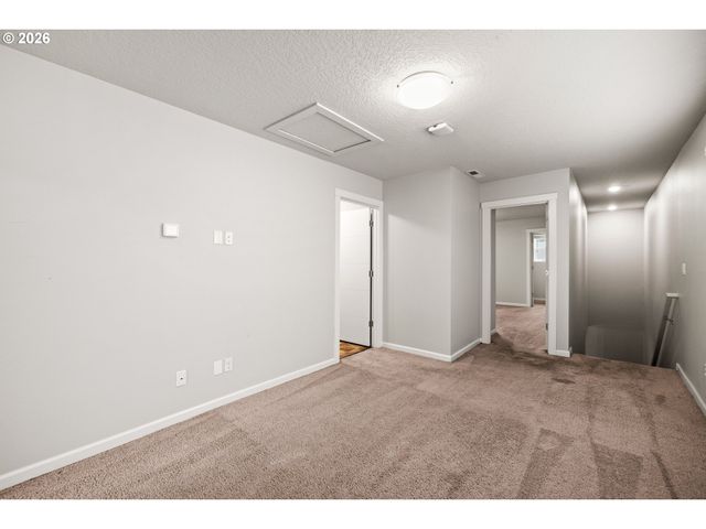 8032 Se BUTTERNUT CREEK Pkwy, Hillsboro, OR 97123