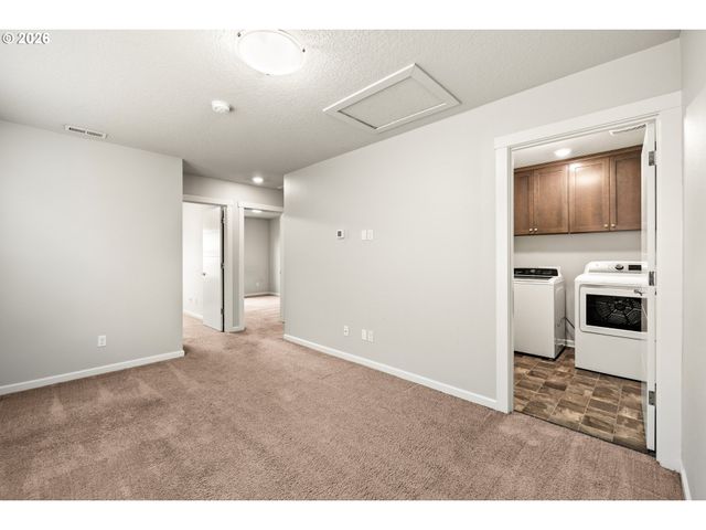 8032 Se BUTTERNUT CREEK Pkwy, Hillsboro, OR 97123