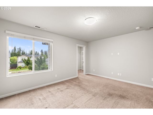 8032 Se BUTTERNUT CREEK Pkwy, Hillsboro, OR 97123