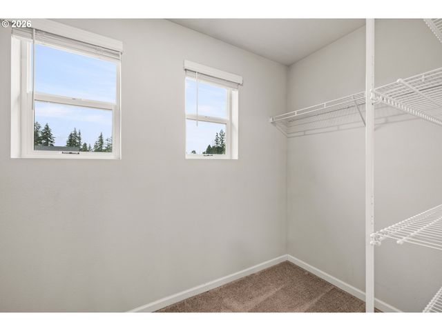 8032 Se BUTTERNUT CREEK Pkwy, Hillsboro, OR 97123