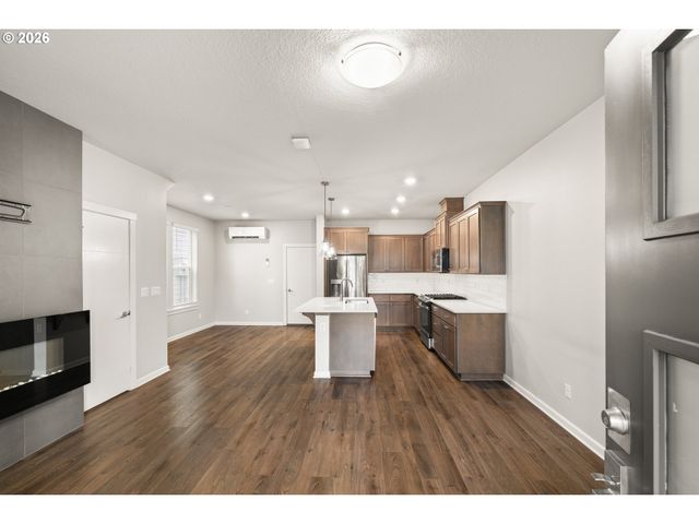 8032 Se BUTTERNUT CREEK Pkwy, Hillsboro, OR 97123