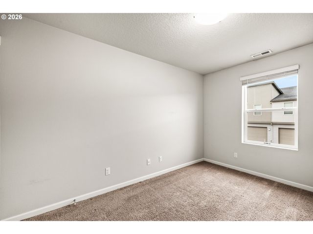 8032 Se BUTTERNUT CREEK Pkwy, Hillsboro, OR 97123