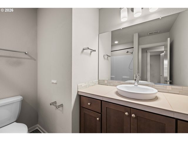 8032 Se BUTTERNUT CREEK Pkwy, Hillsboro, OR 97123