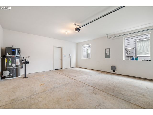 8032 Se BUTTERNUT CREEK Pkwy, Hillsboro, OR 97123