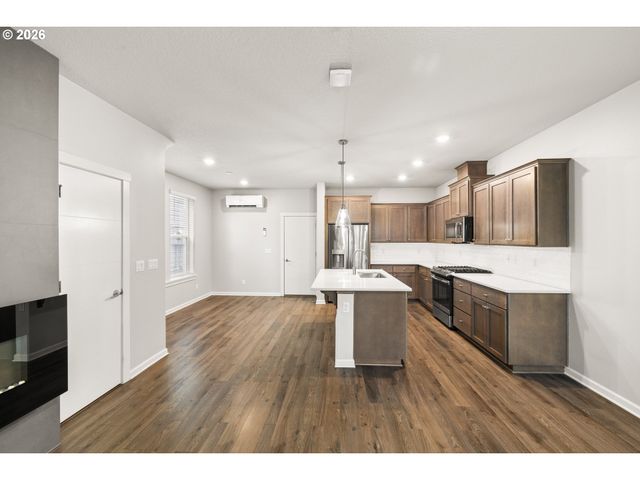 8032 Se BUTTERNUT CREEK Pkwy, Hillsboro, OR 97123