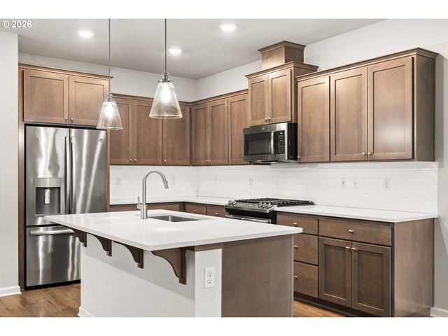 8032 Se BUTTERNUT CREEK Pkwy, Hillsboro, OR 97123